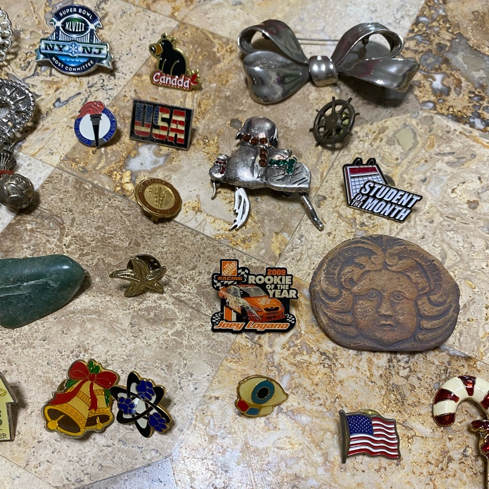 65 Pin/Brooch Collection - Picture 3 of 7